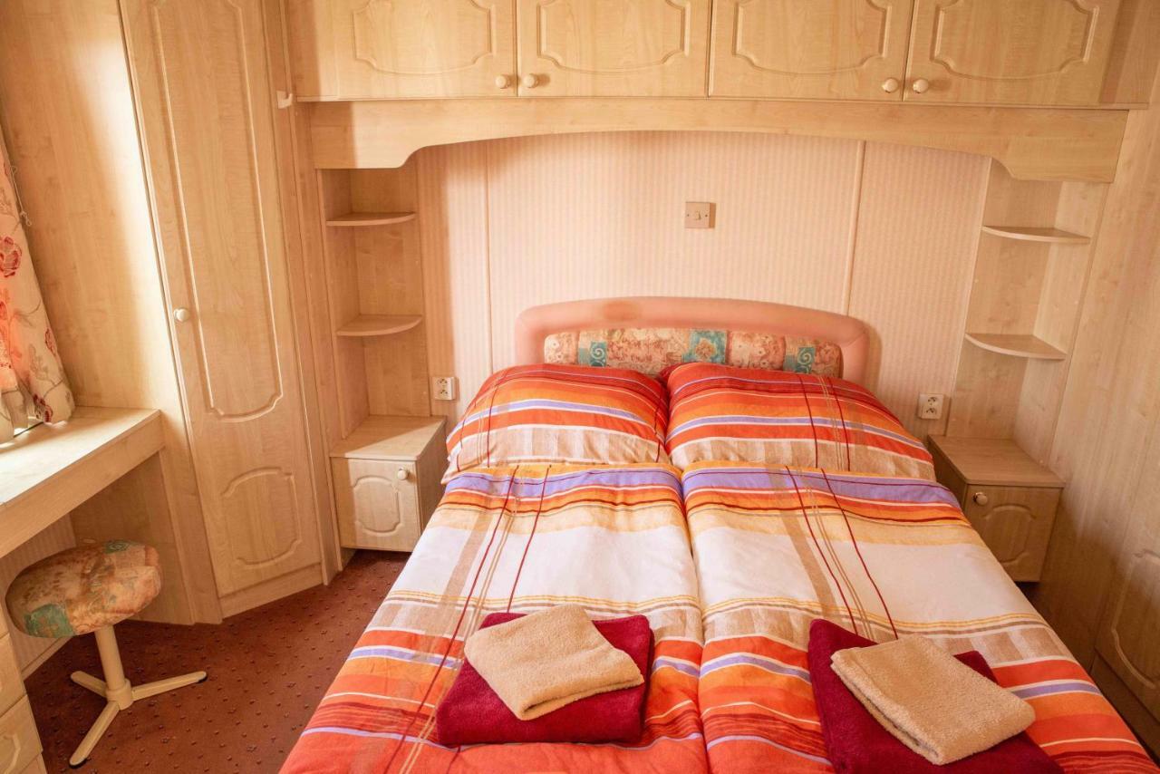 Hotel Mobilheimy Camp Dlouha Mile à Rozmital pod Tremsinem Extérieur photo