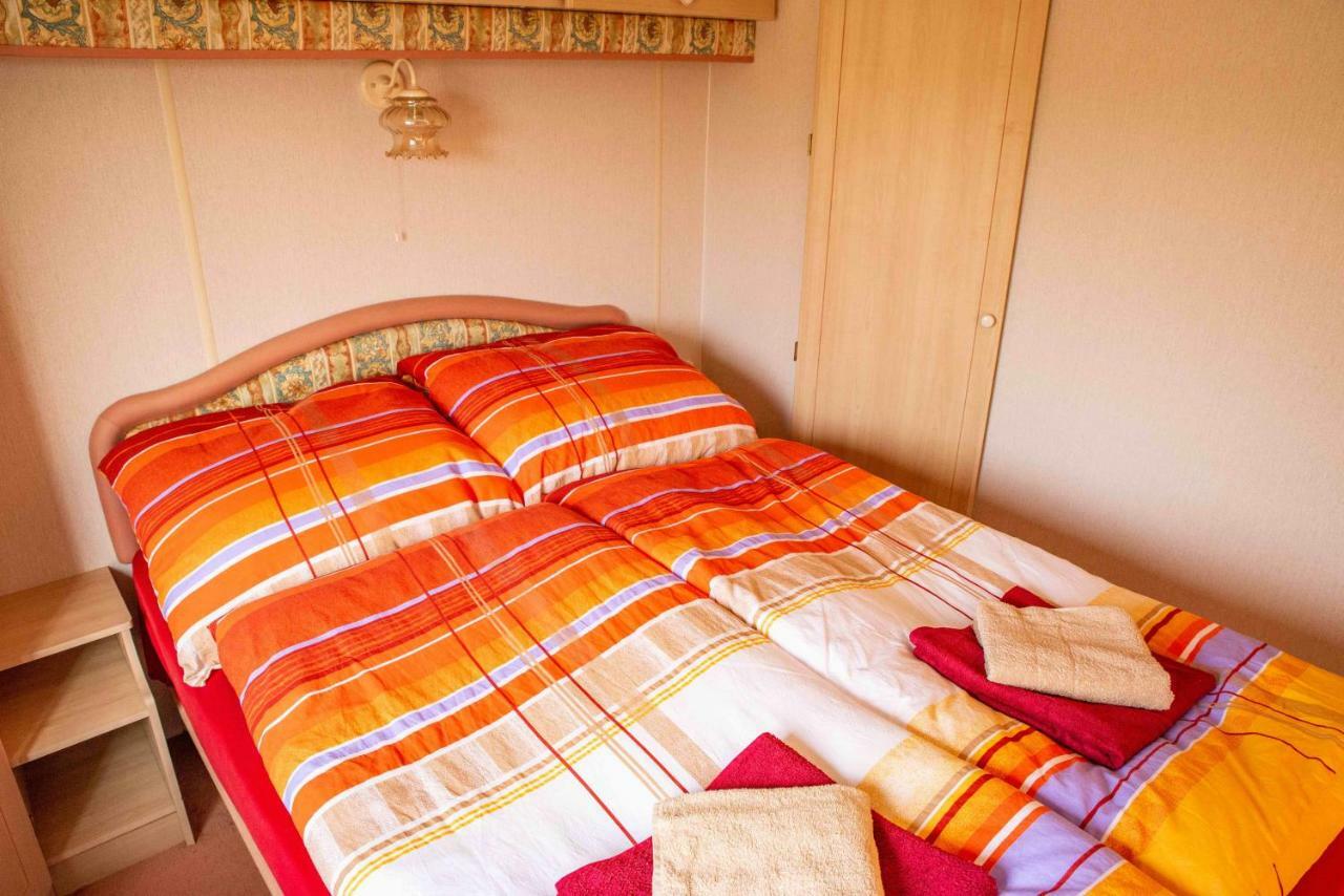 Hotel Mobilheimy Camp Dlouha Mile à Rozmital pod Tremsinem Extérieur photo